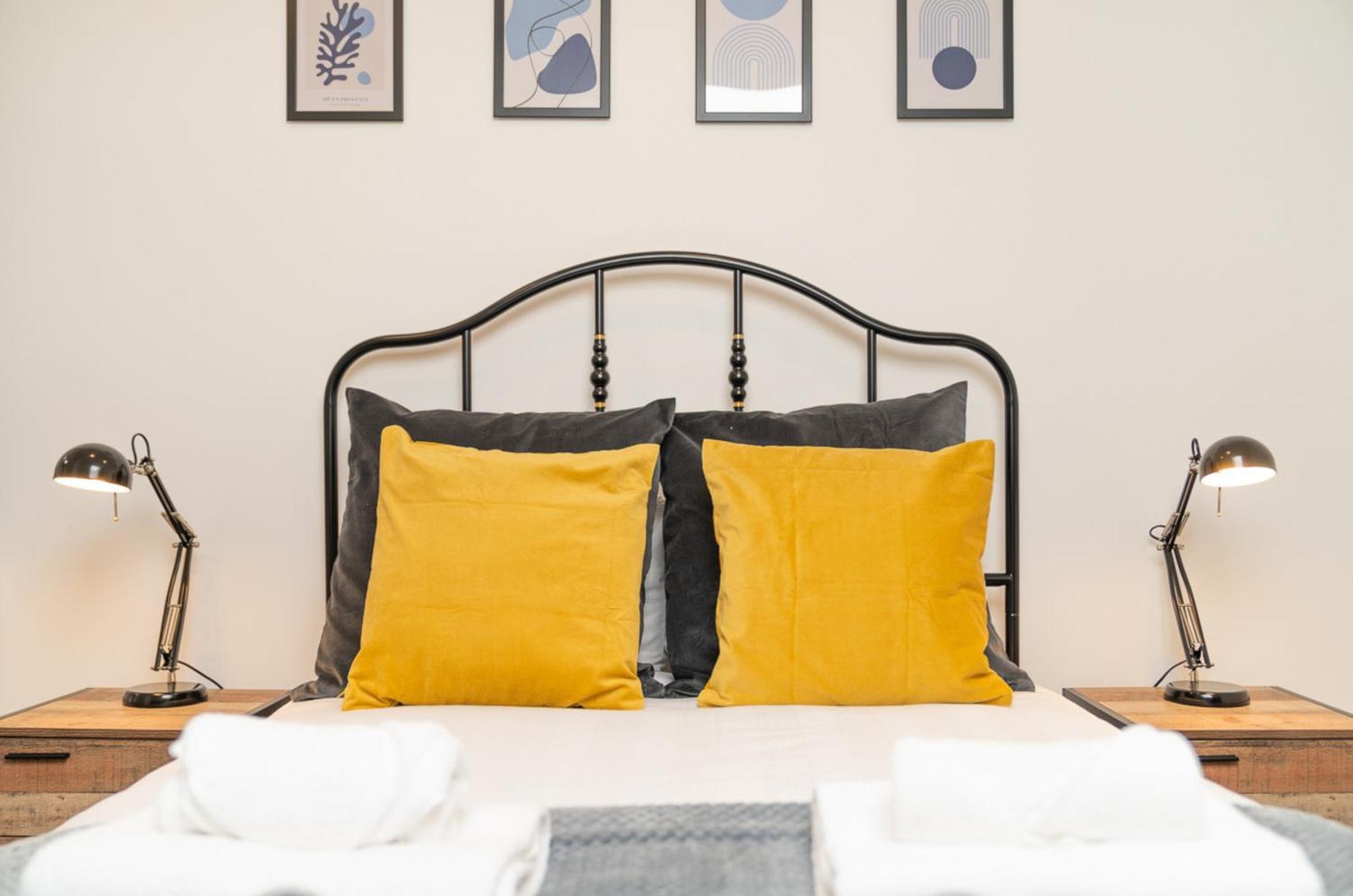 Two Bedroom Apartment At Buonomo Stays Short Lets & Serviced Accommodation لندن المظهر الخارجي الصورة