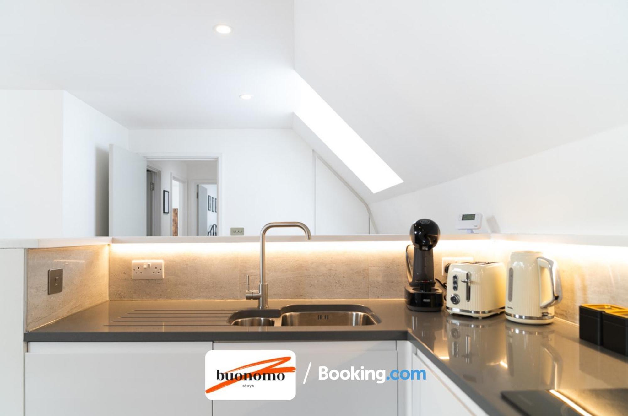 Two Bedroom Apartment At Buonomo Stays Short Lets & Serviced Accommodation لندن المظهر الخارجي الصورة