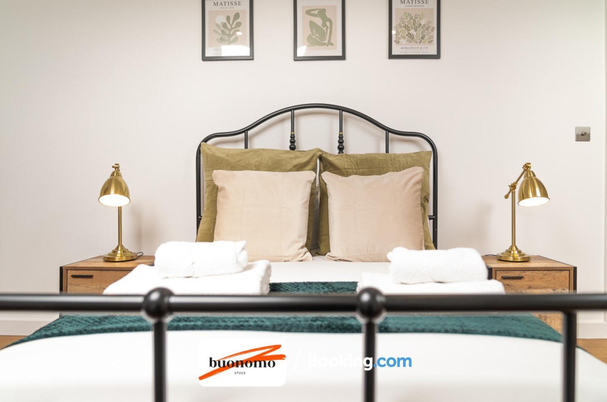 Two Bedroom Apartment At Buonomo Stays Short Lets & Serviced Accommodation لندن المظهر الخارجي الصورة